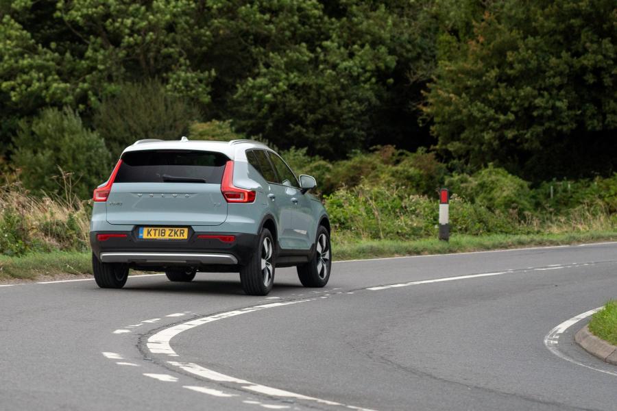  Volvo XC40 T3 Momentum 2018 года  (UK) (фото 39 из 40)